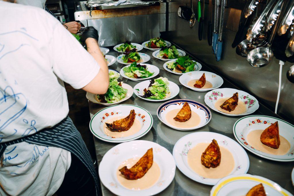 Roślinna kolacja w Baken